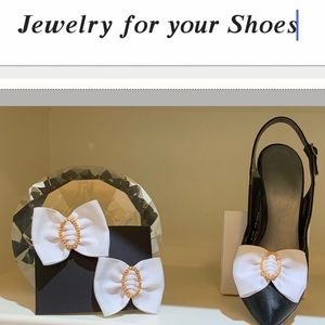 White Bow w/Gold- Shoe Clip Jewelry. WBG3